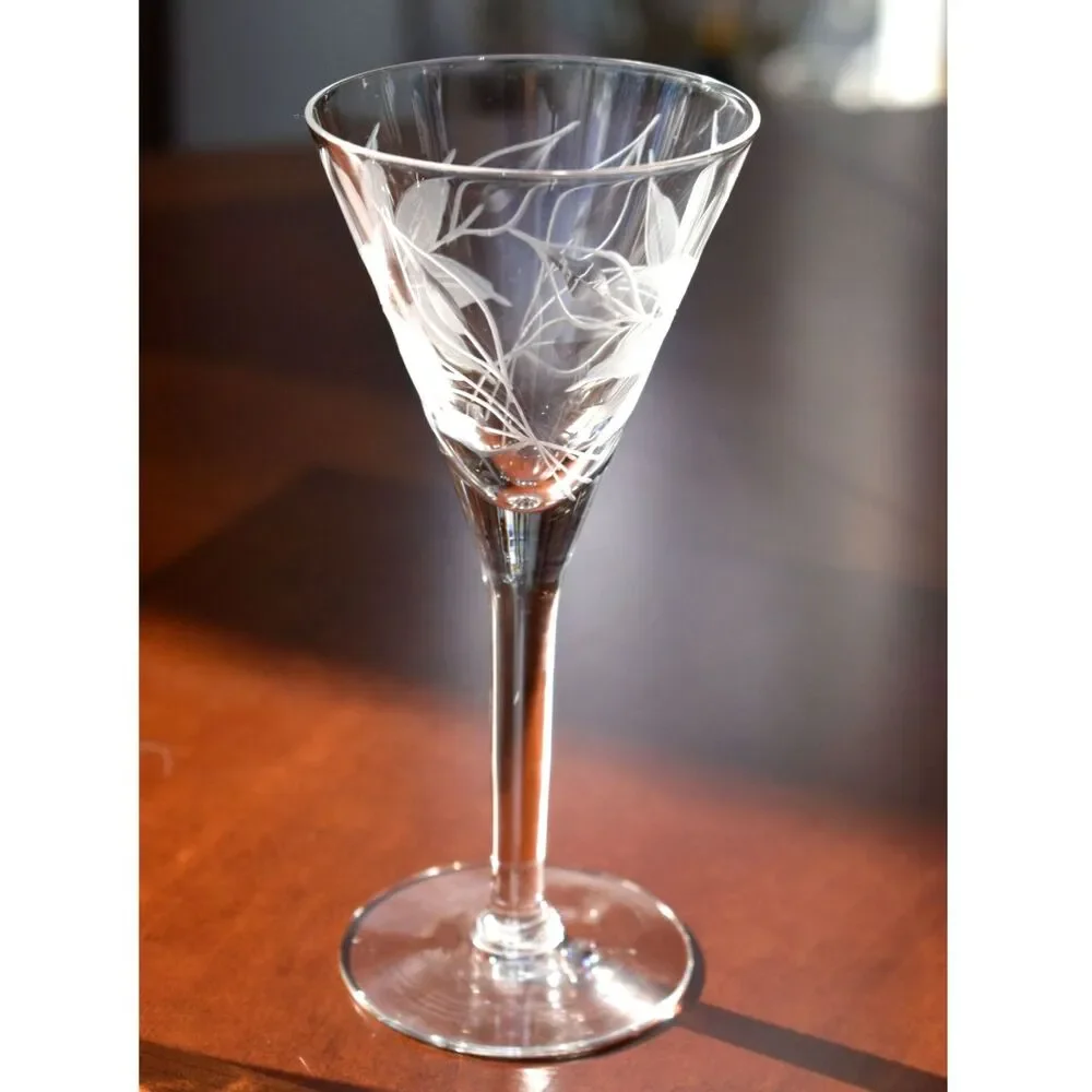 Set of 8 Hand-Blown & Etched Wine Glasses – UNK257 Pattern